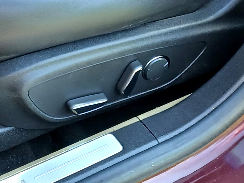 2013 Lincoln MKZ Base photo 13