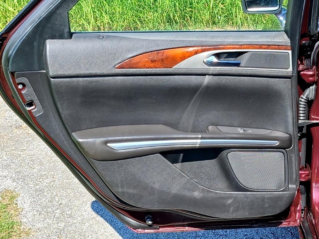2013 Lincoln MKZ Base photo 14