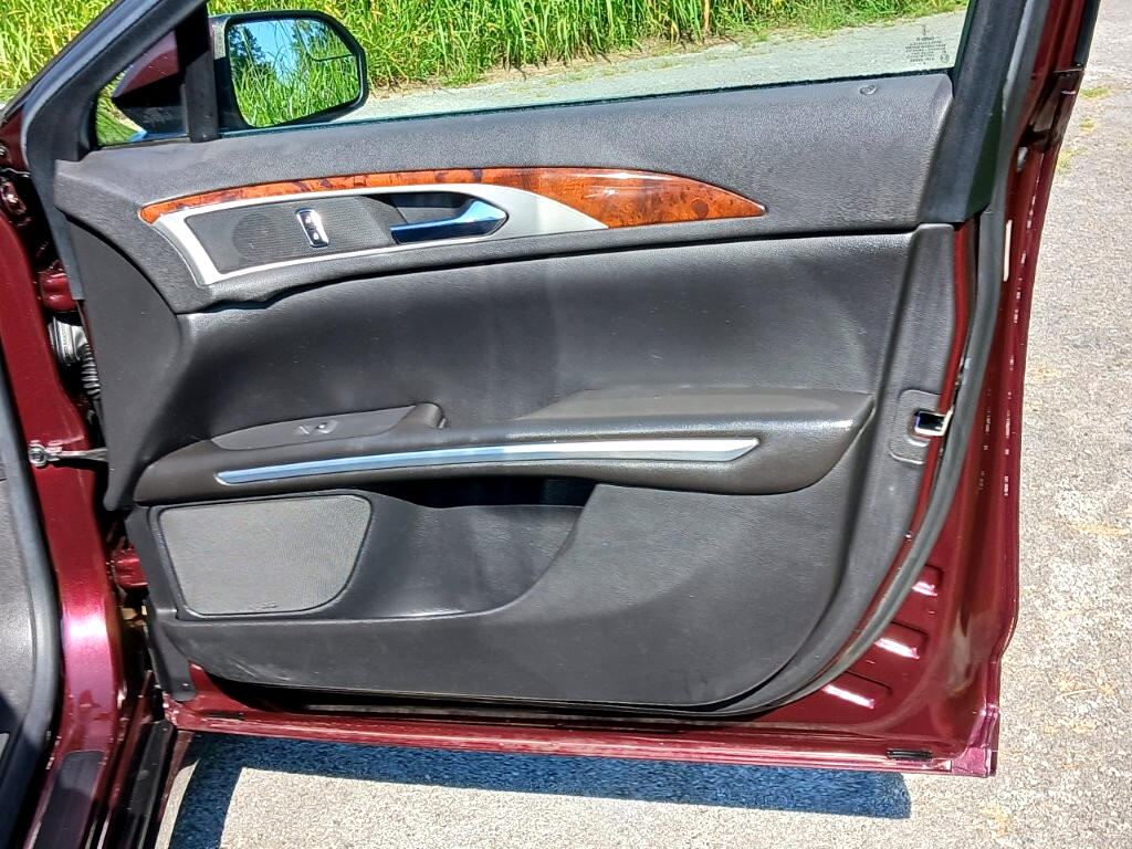 2013 Lincoln MKZ Base photo 17