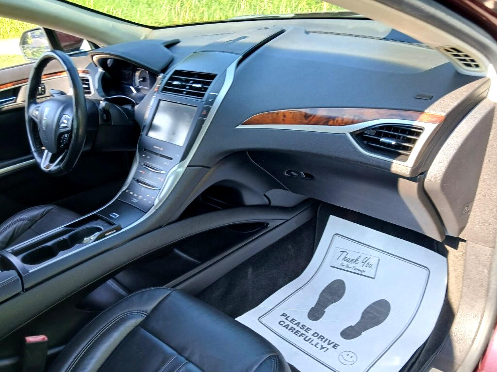 2013 Lincoln MKZ Base photo 18