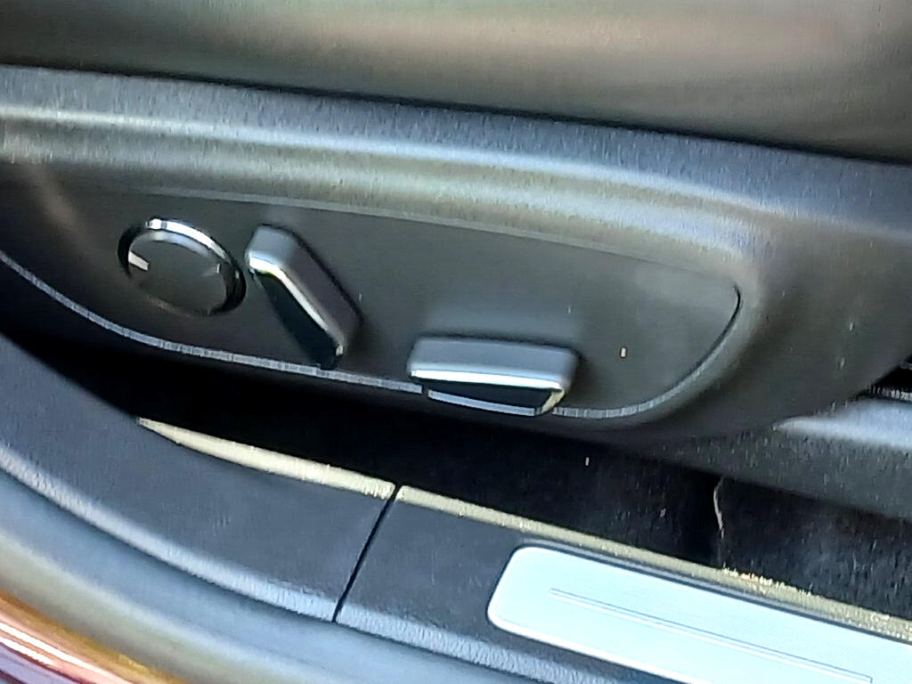 2013 Lincoln MKZ Base photo 20