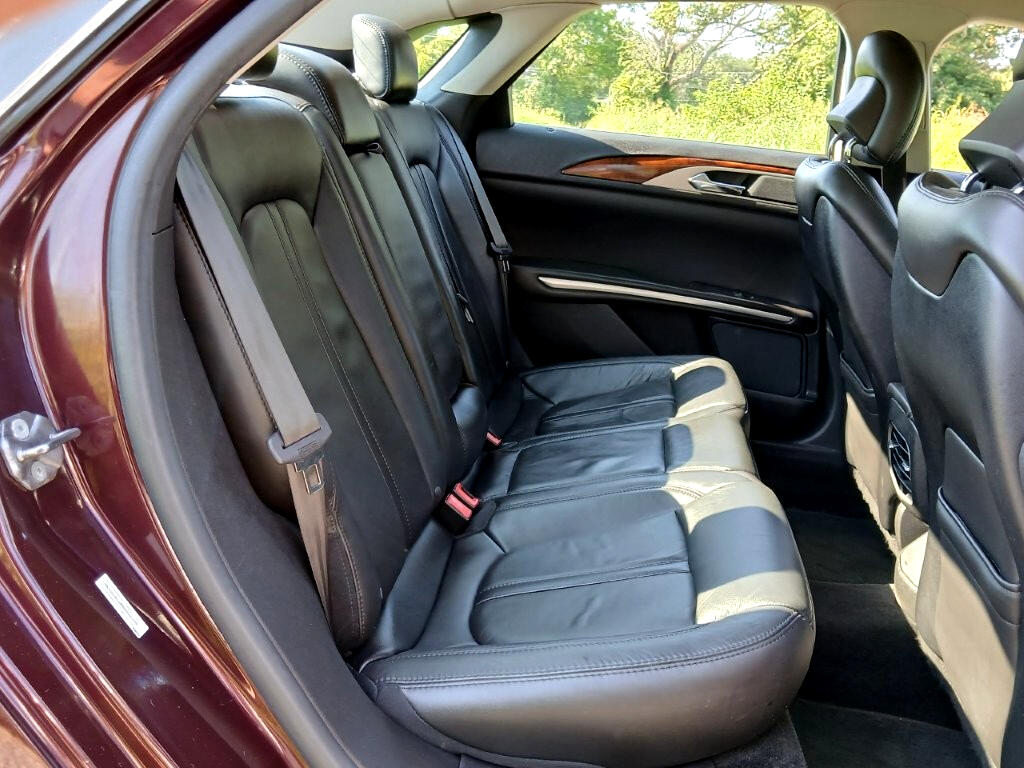2013 Lincoln MKZ Base photo 22