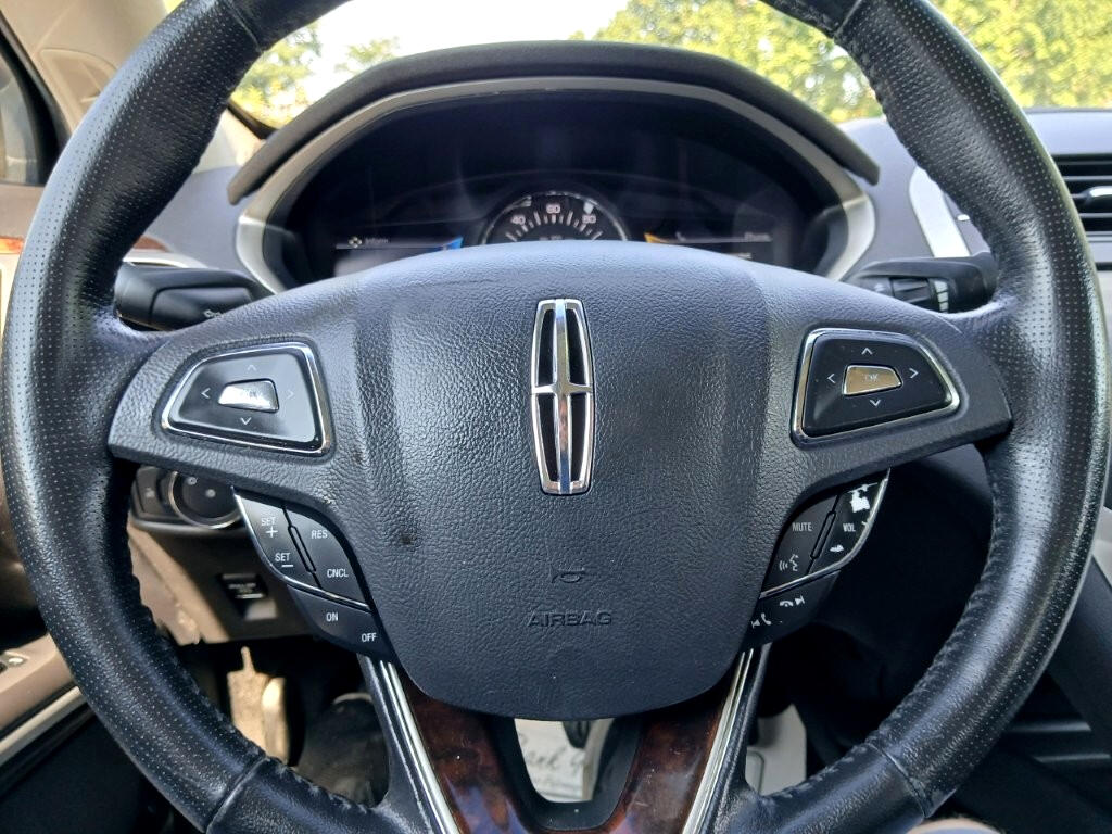 2013 Lincoln MKZ Base photo 27