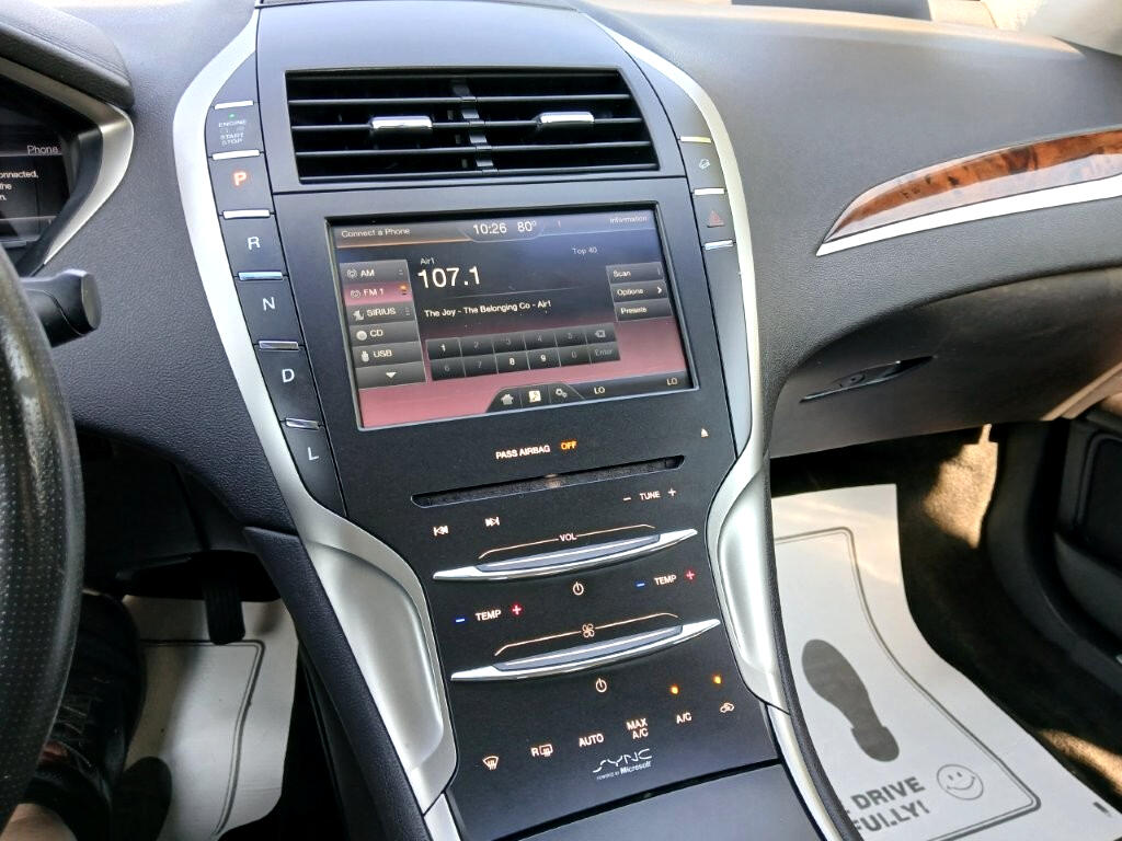2013 Lincoln MKZ Base photo 30