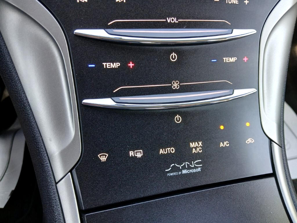 2013 Lincoln MKZ Base photo 32