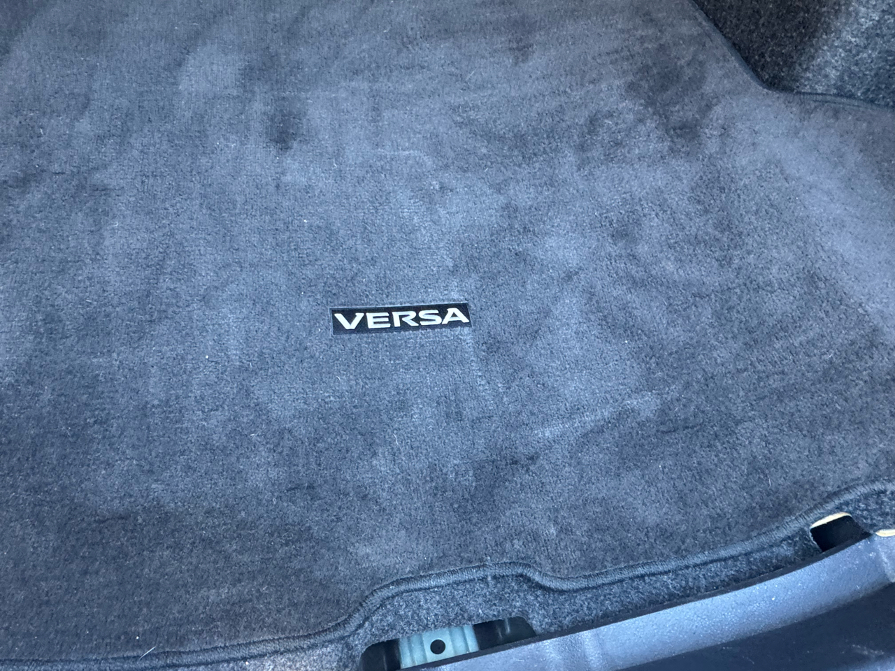 Nissan Versa  2021