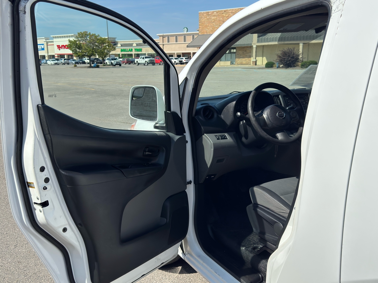 Nissan NV200 Compact Cargo  2017 Nissan NV200 Compact Cargo  2017