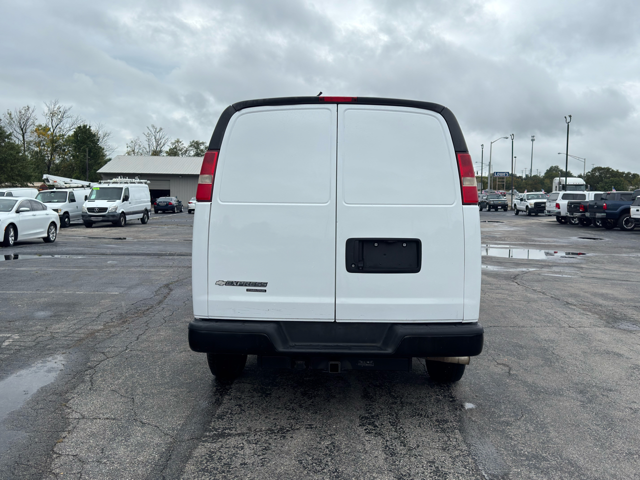2015 Chevrolet Express 2500 Cargo Van photo 4