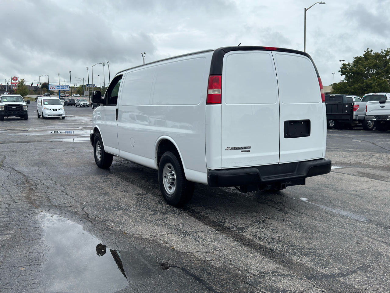 2015 Chevrolet Express 2500 Cargo Van photo 5
