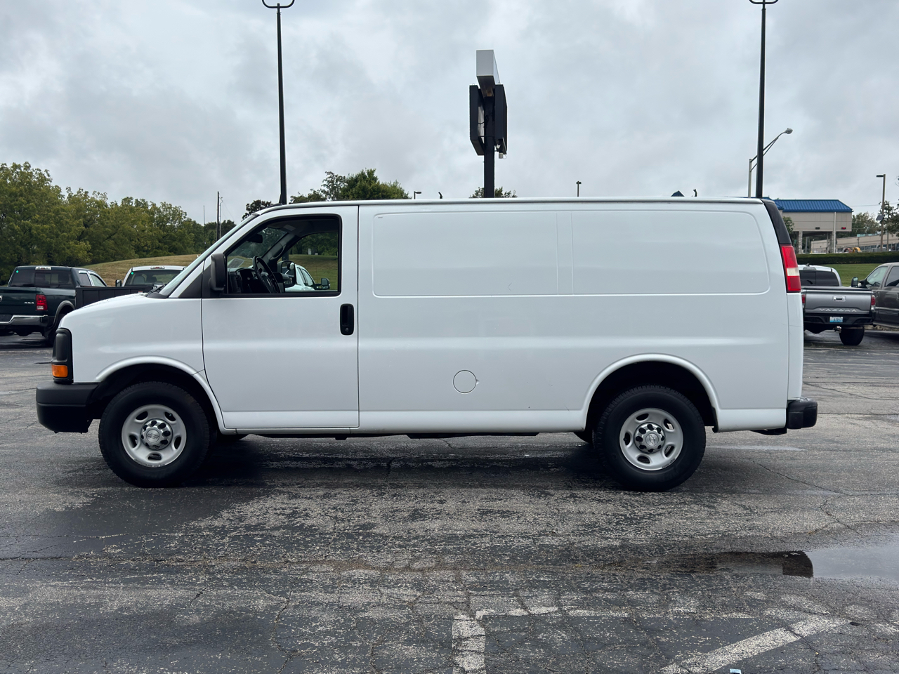 2015 Chevrolet Express 2500 Cargo Van photo 6