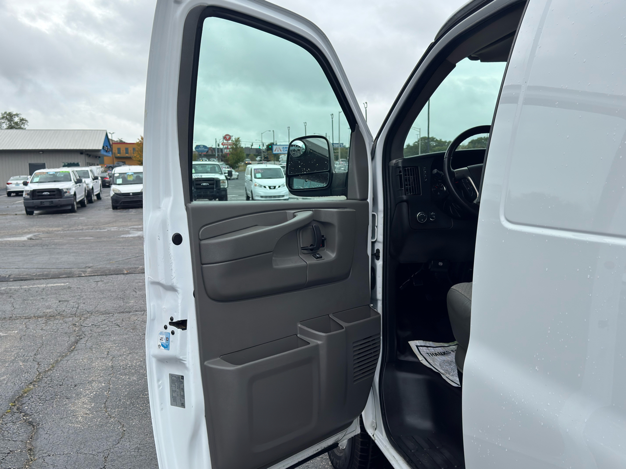 2015 Chevrolet Express 2500 Cargo Van photo 10