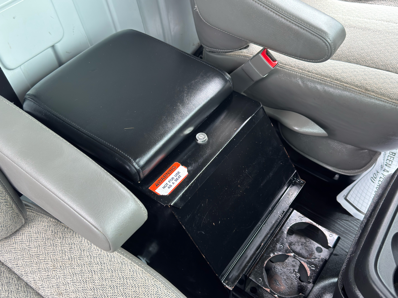 2015 Chevrolet Express 2500 Cargo Van photo 25