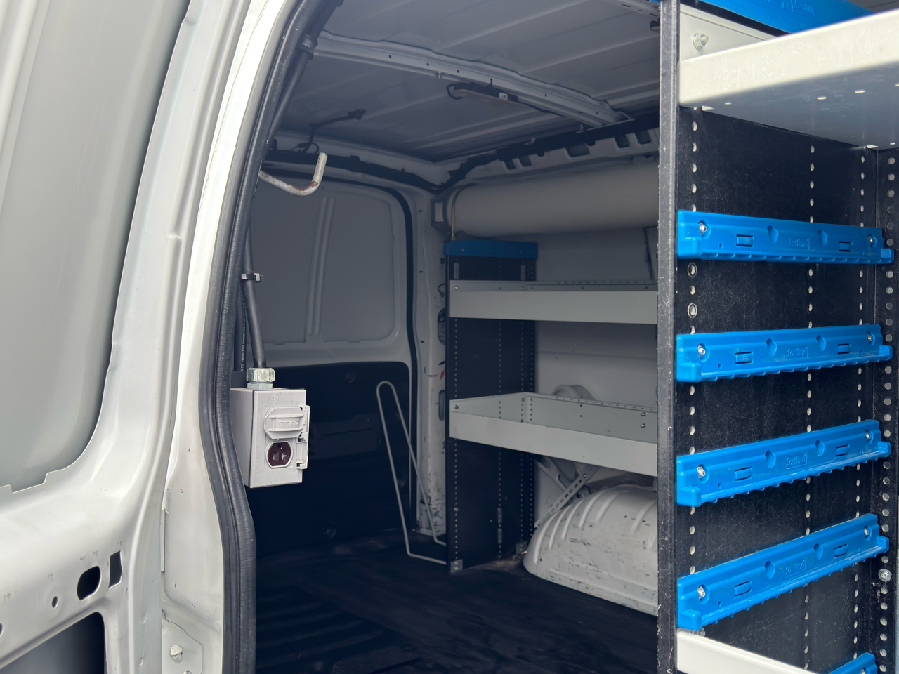 2015 Chevrolet Express 2500 Cargo Van photo 31