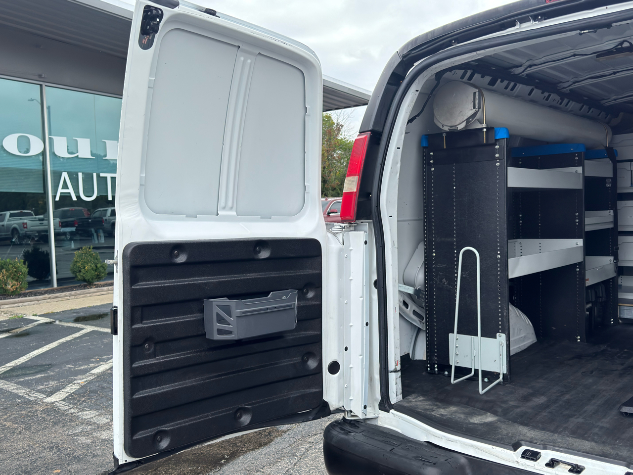 2015 Chevrolet Express 2500 Cargo Van photo 32