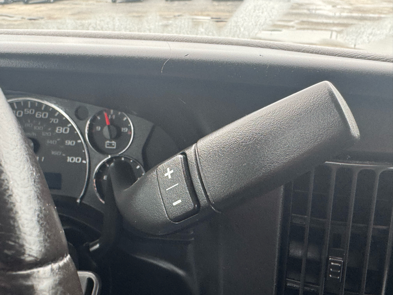 2015 Chevrolet Express 2500 Cargo Van photo 36
