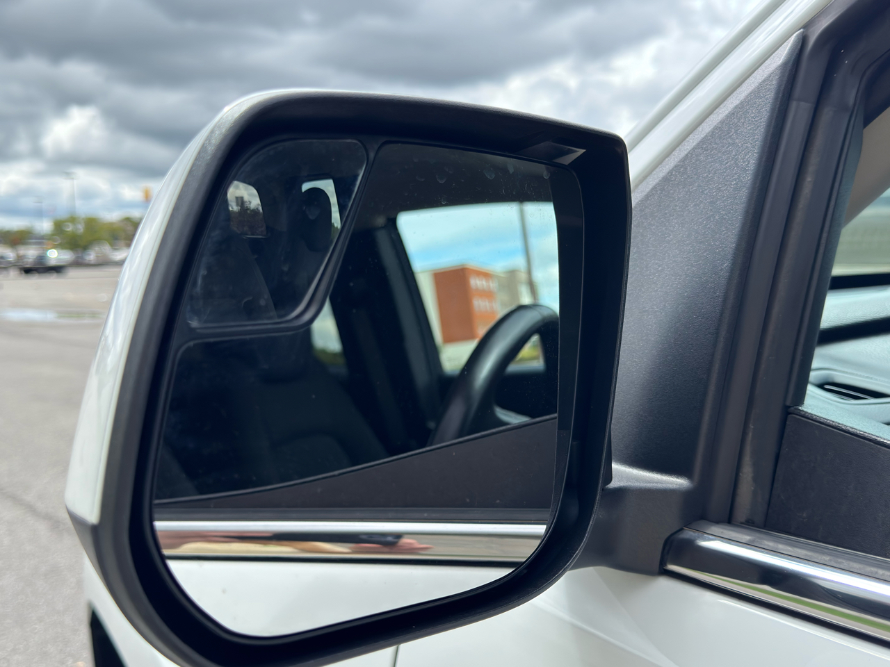 2020 Chevrolet Colorado LT photo 13