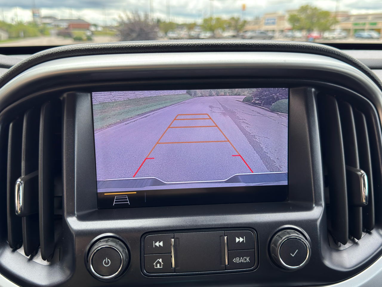 2020 Chevrolet Colorado LT photo 25