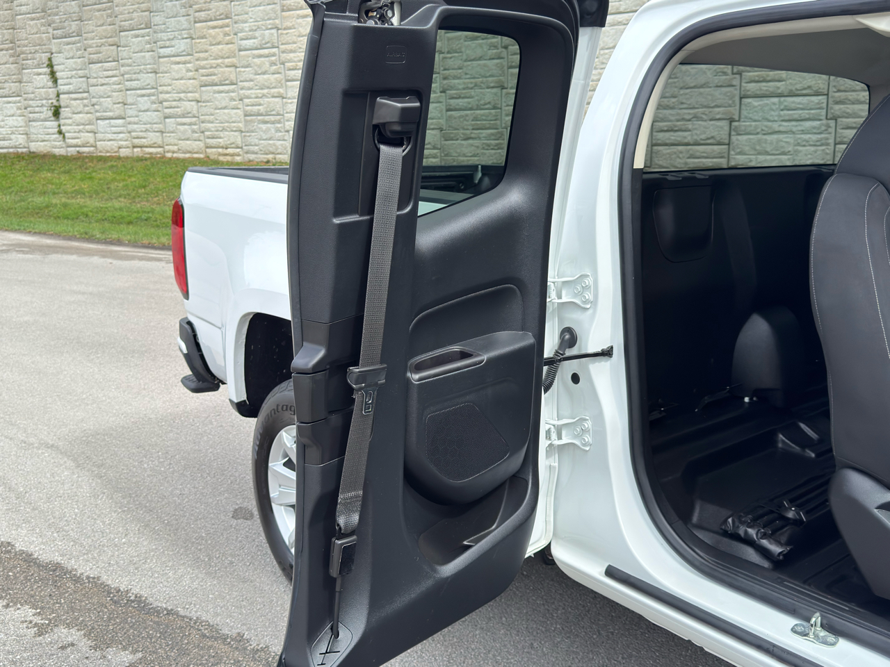 2020 Chevrolet Colorado LT photo 34