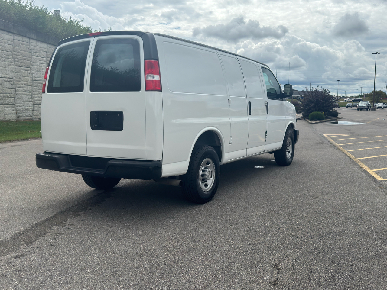 2019 Chevrolet Express 2500 Cargo Van photo 3