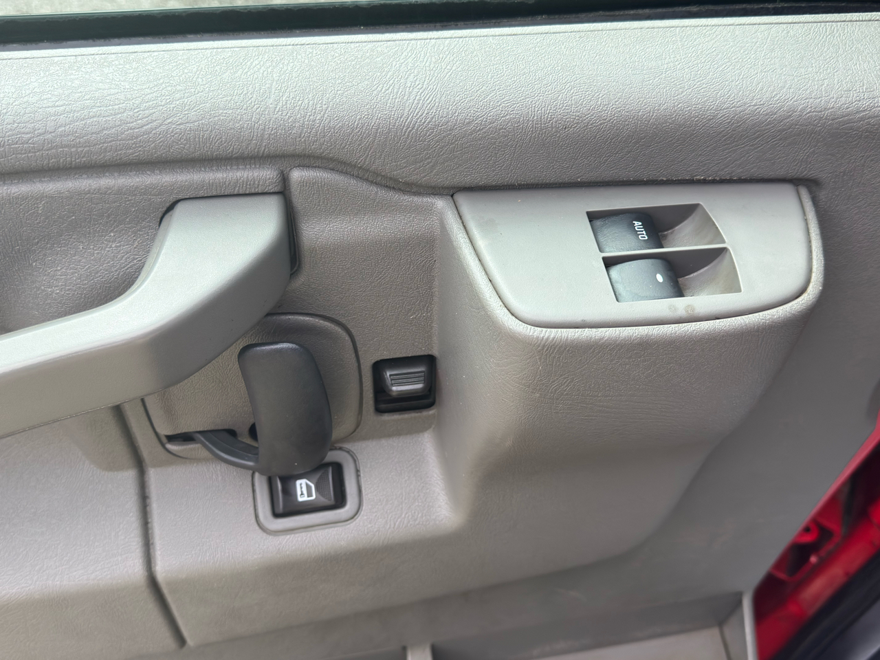 2016 Chevrolet Express 2500 Cargo Van photo 8