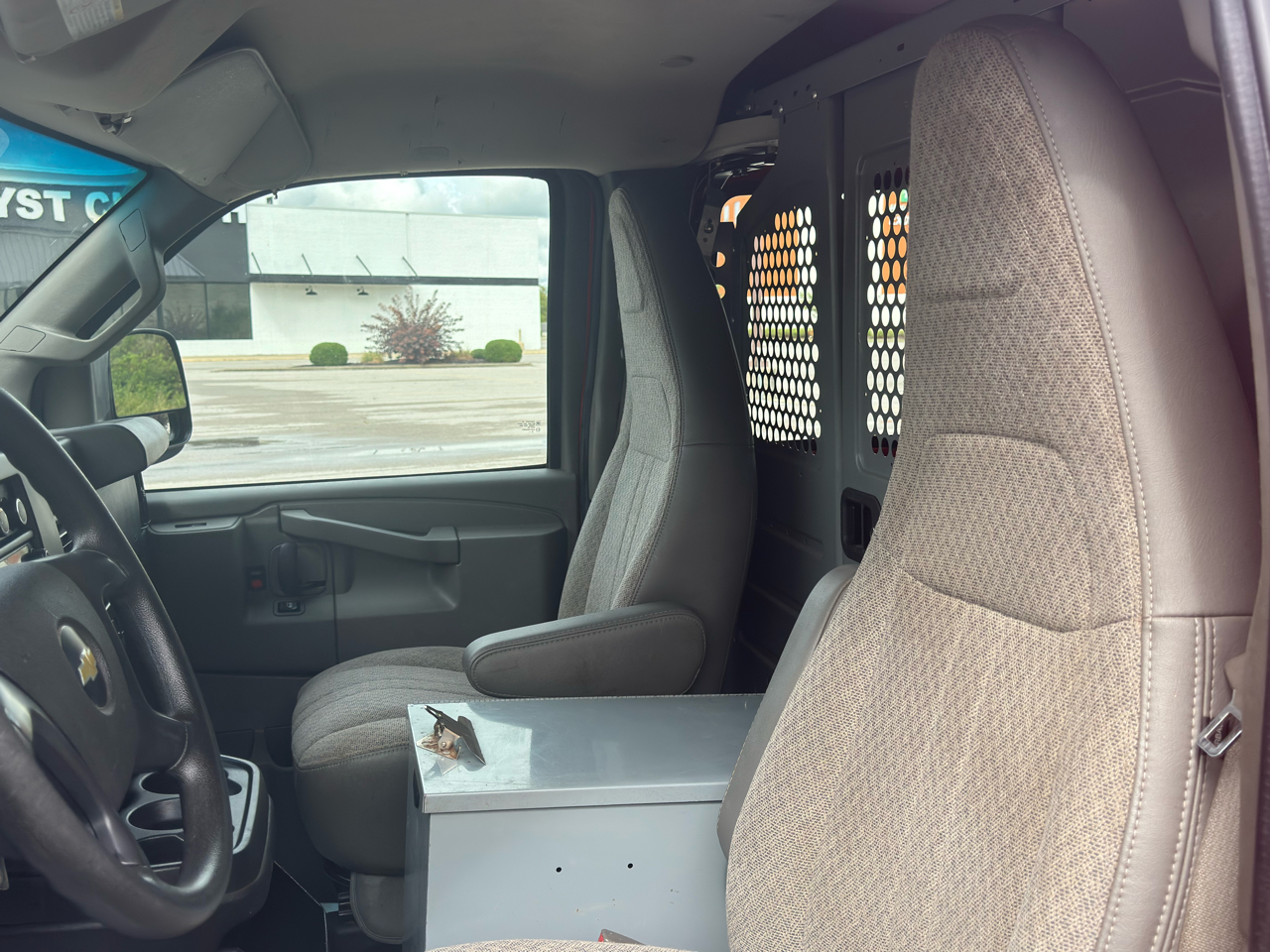 2016 Chevrolet Express 2500 Cargo Van photo 15