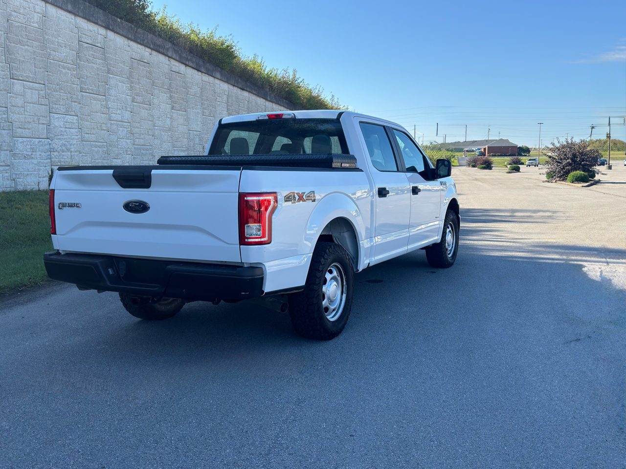 2017 Ford F-150 XL photo 2
