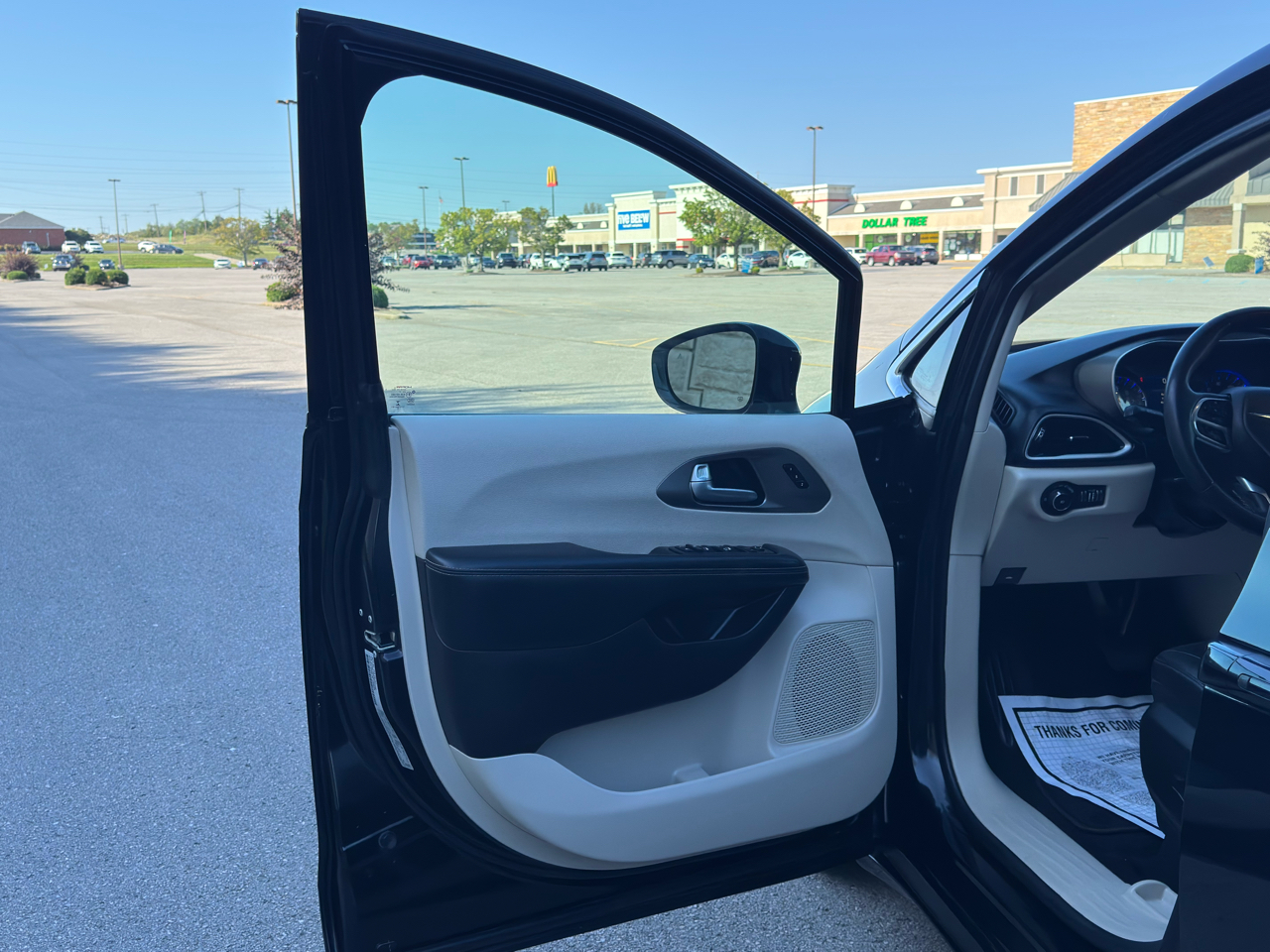 2022 Chrysler Pacifica Touring L photo 13