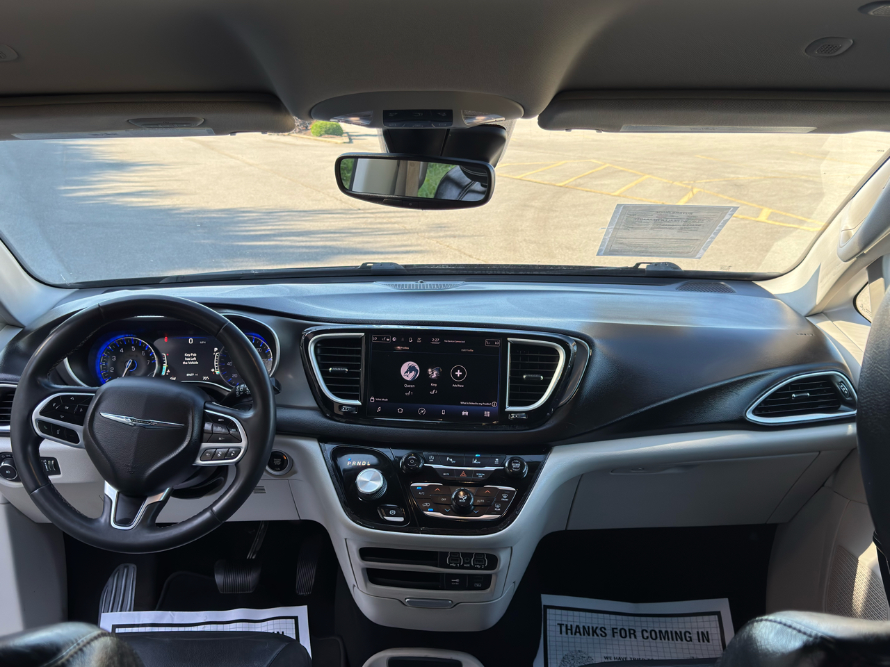 2022 Chrysler Pacifica Touring L photo 18