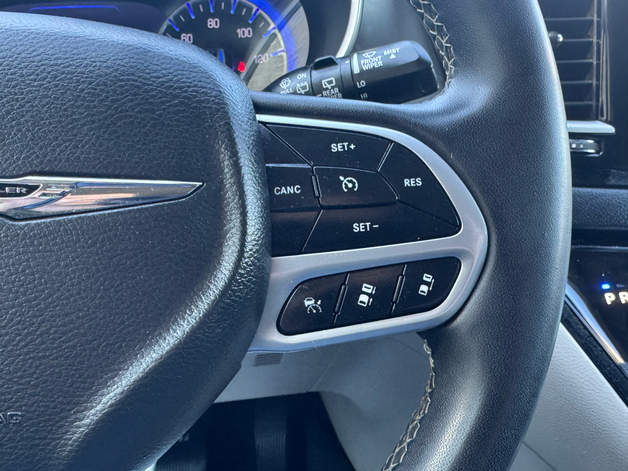 2022 Chrysler Pacifica Touring L photo 22