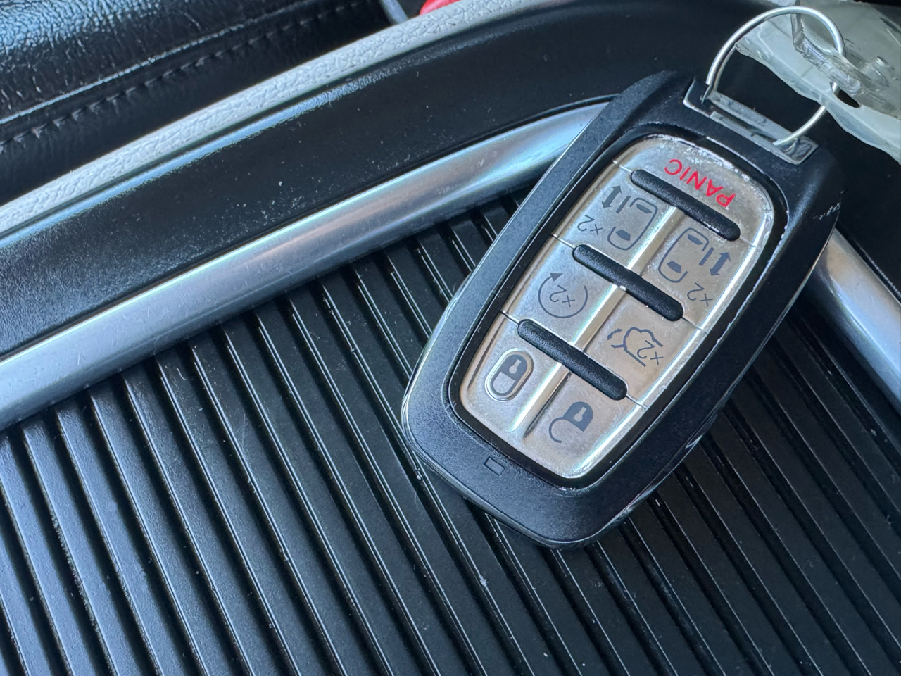 2022 Chrysler Pacifica Touring L photo 30