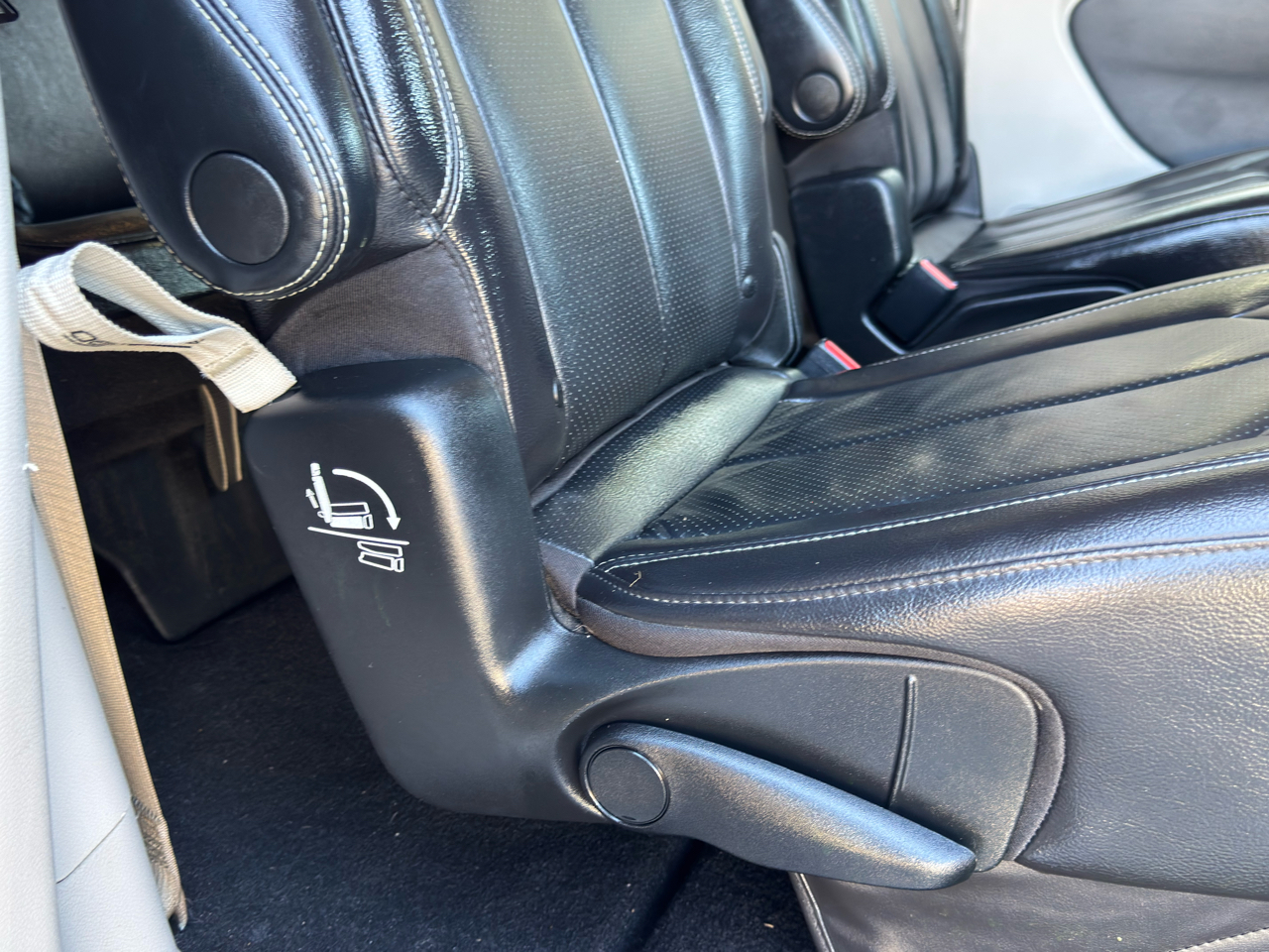 2022 Chrysler Pacifica Touring L photo 35