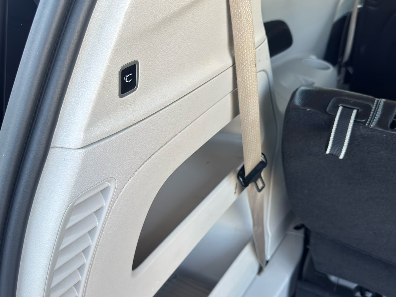 2022 Chrysler Pacifica Touring L photo 42