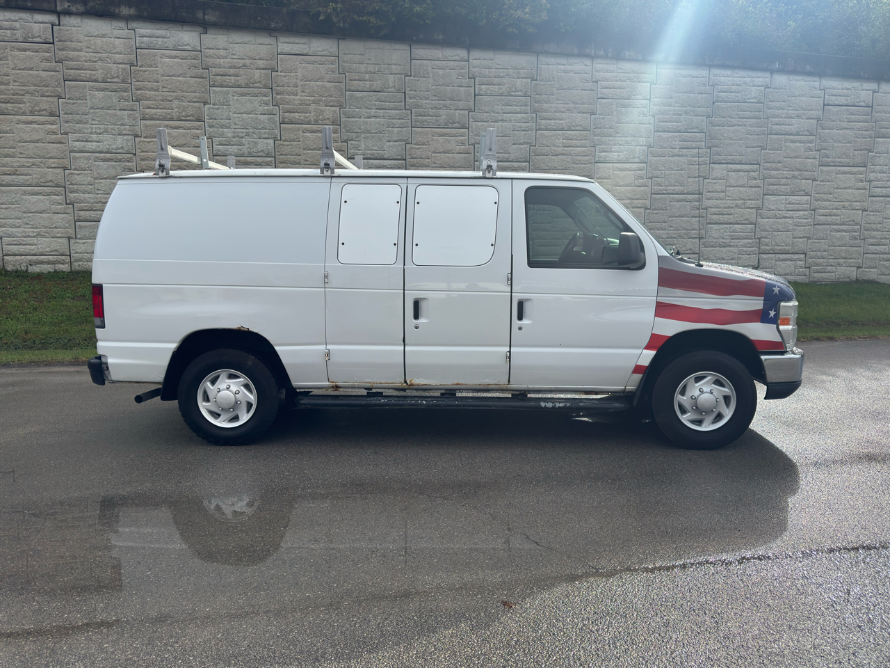 Ford Econoline Cargo Van E-250 2011 Ford Econoline Cargo Van E-250 2011