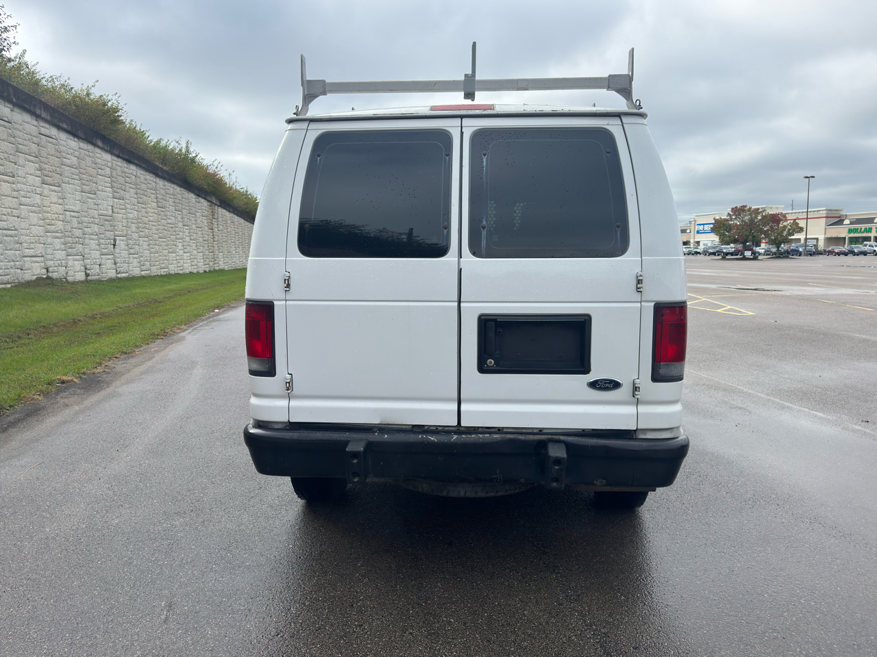 Ford Econoline Cargo Van E-250 2011 Ford Econoline Cargo Van E-250 2011