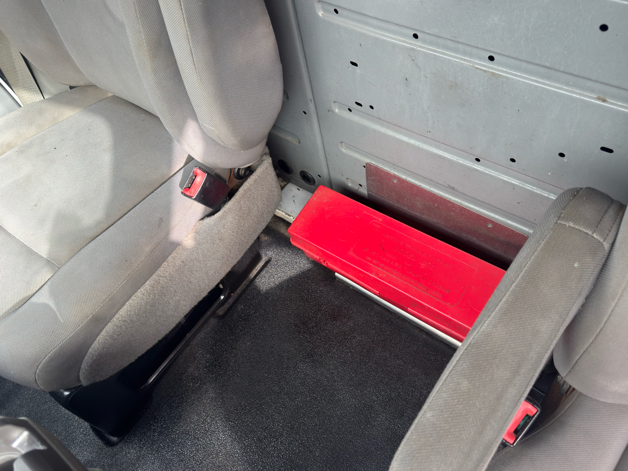 Ford Econoline Cargo Van E-250 2011 Ford Econoline Cargo Van E-250 2011