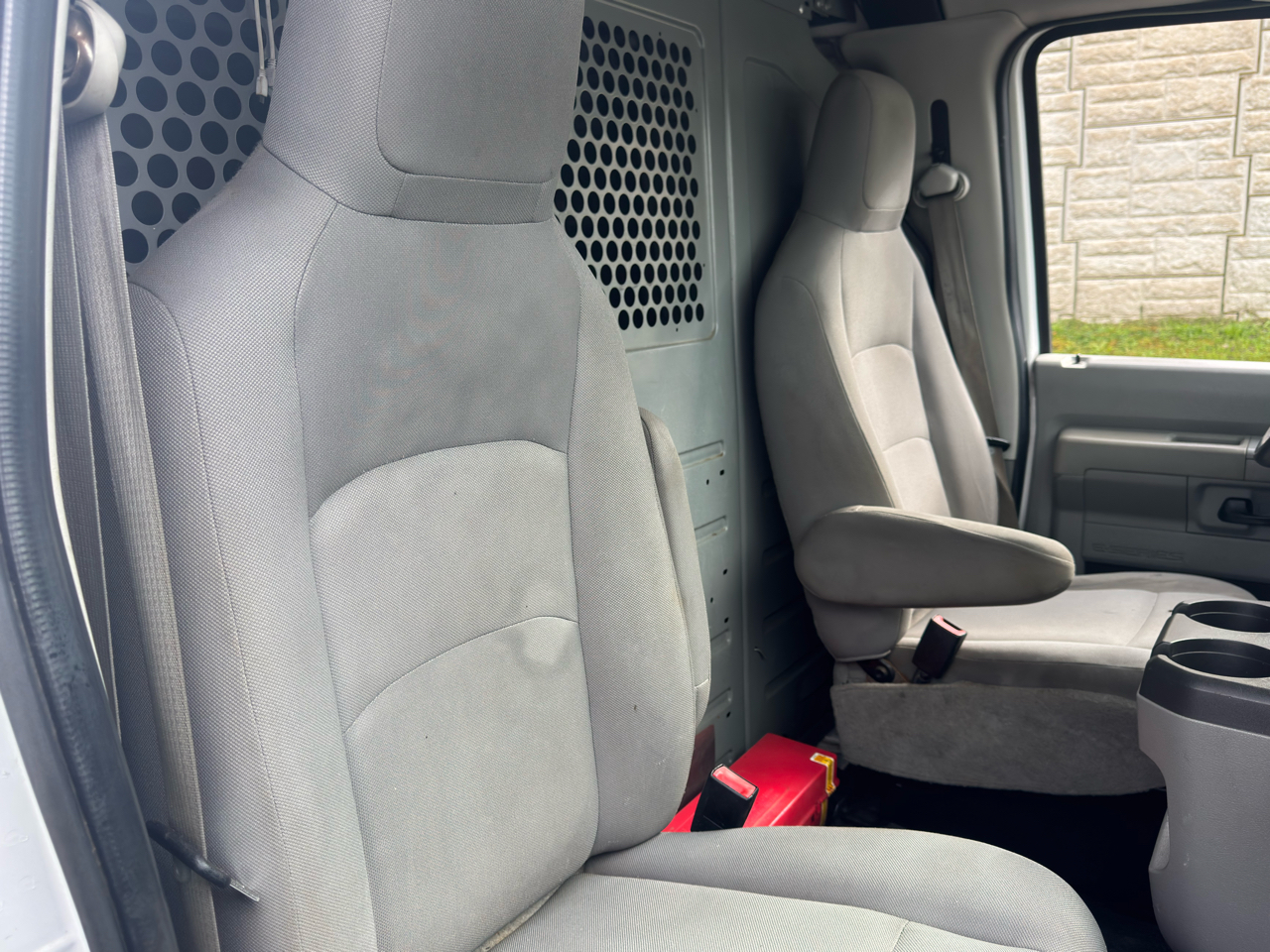 Ford Econoline Cargo Van E-250 2011 Ford Econoline Cargo Van E-250 2011