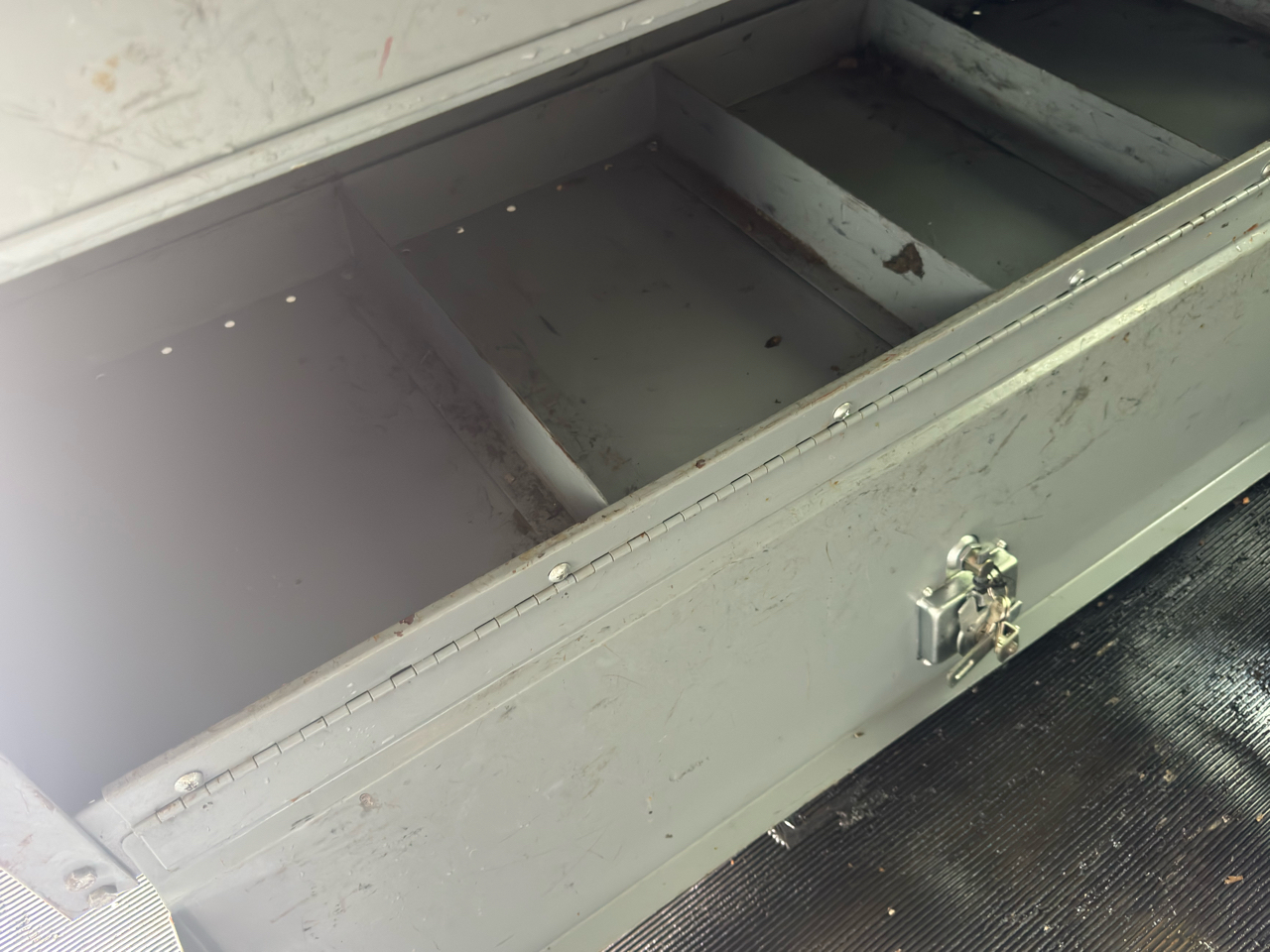 Ford Econoline Cargo Van E-250 2011 Ford Econoline Cargo Van E-250 2011