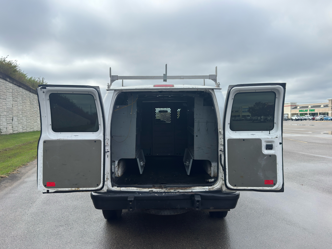 Ford Econoline Cargo Van E-250 2011 Ford Econoline Cargo Van E-250 2011