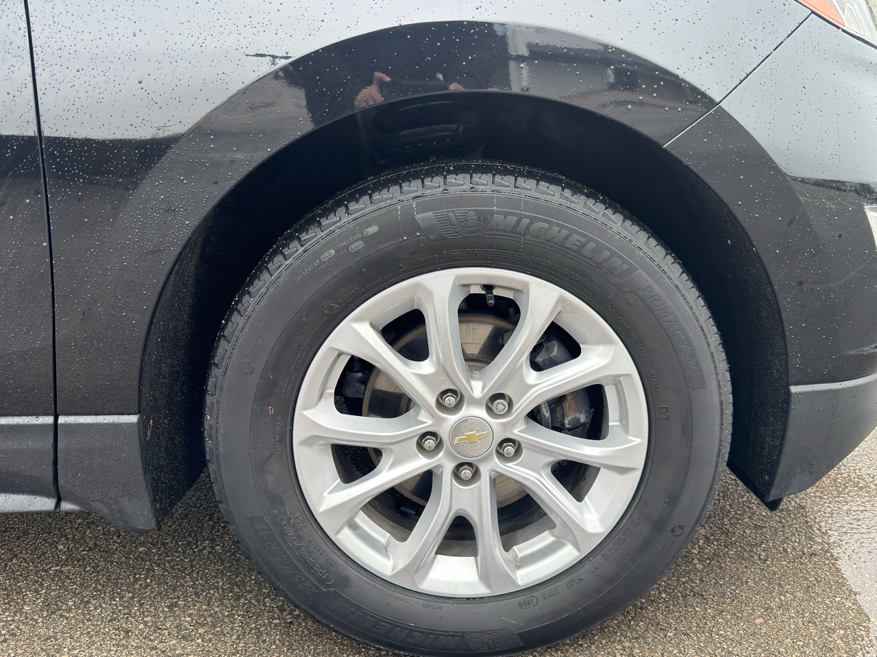 2021 Chevrolet Equinox LT photo 2