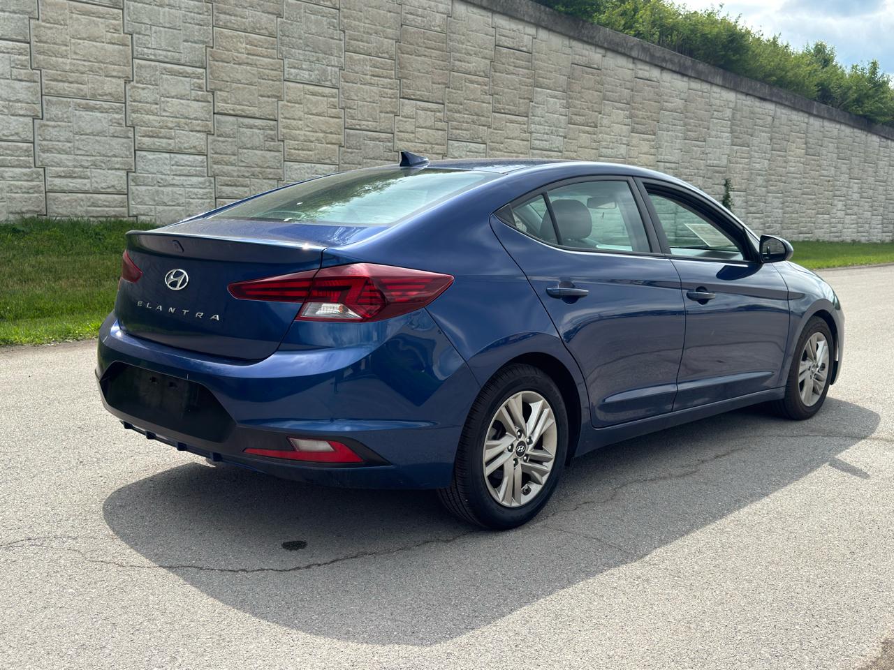 Hyundai Elantra  2020