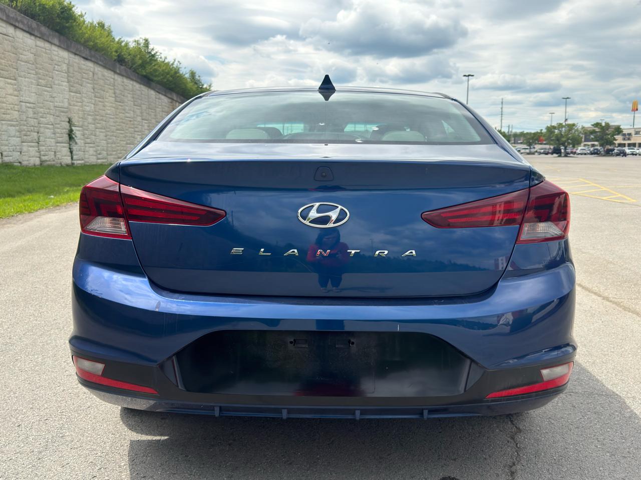 Hyundai Elantra  2020
