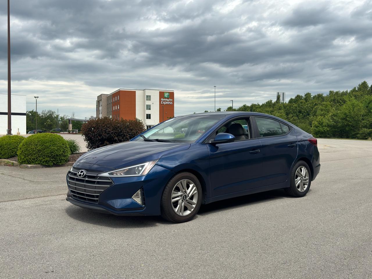 Hyundai Elantra  2020