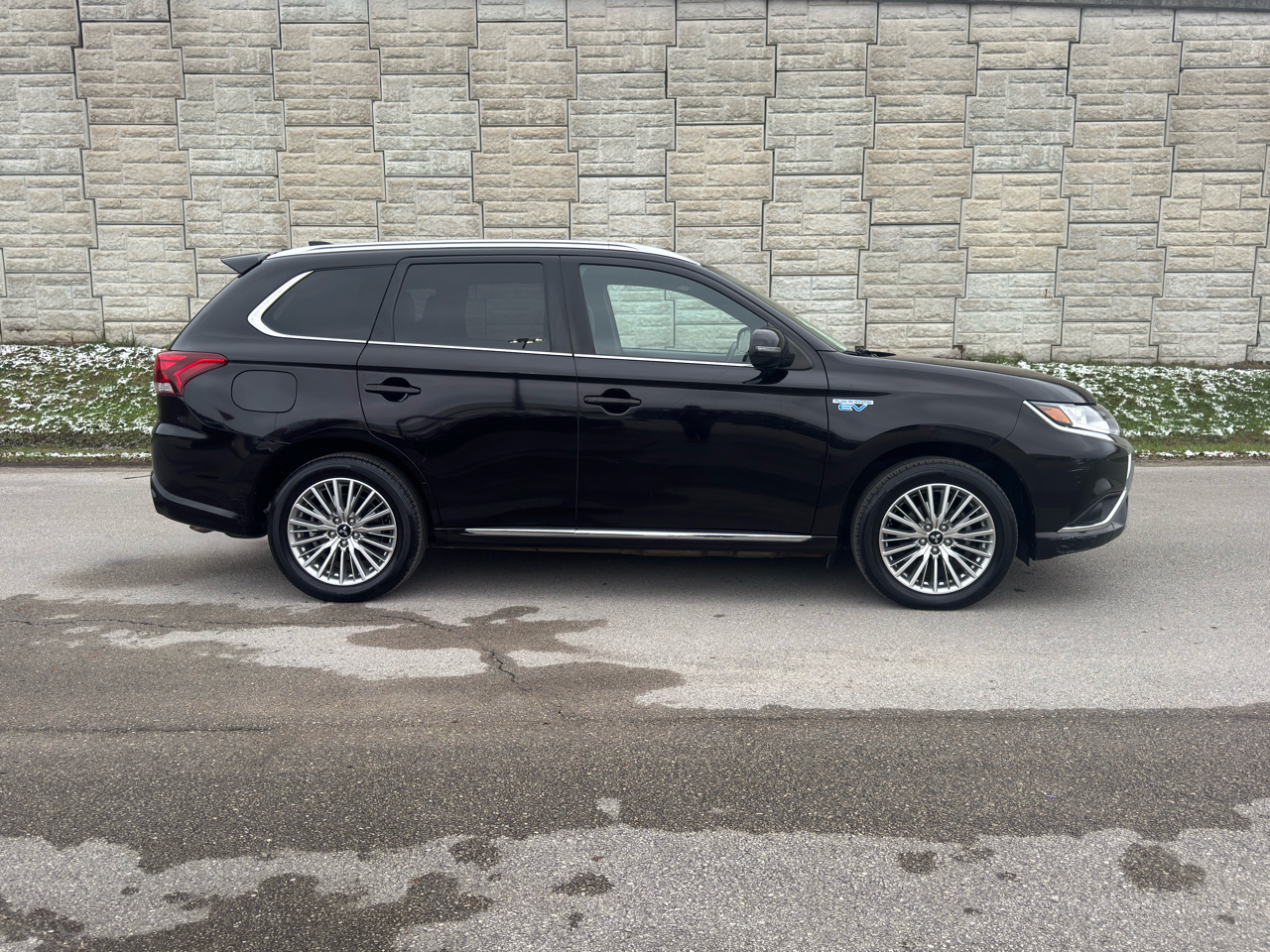 Mitsubishi Outlander PHEV  2022