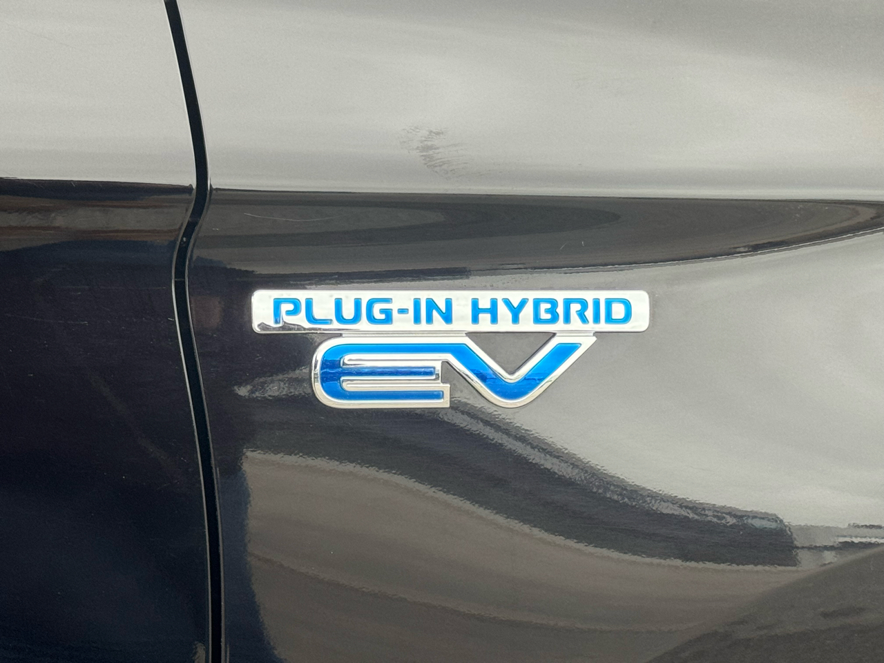 Mitsubishi Outlander PHEV  2022
