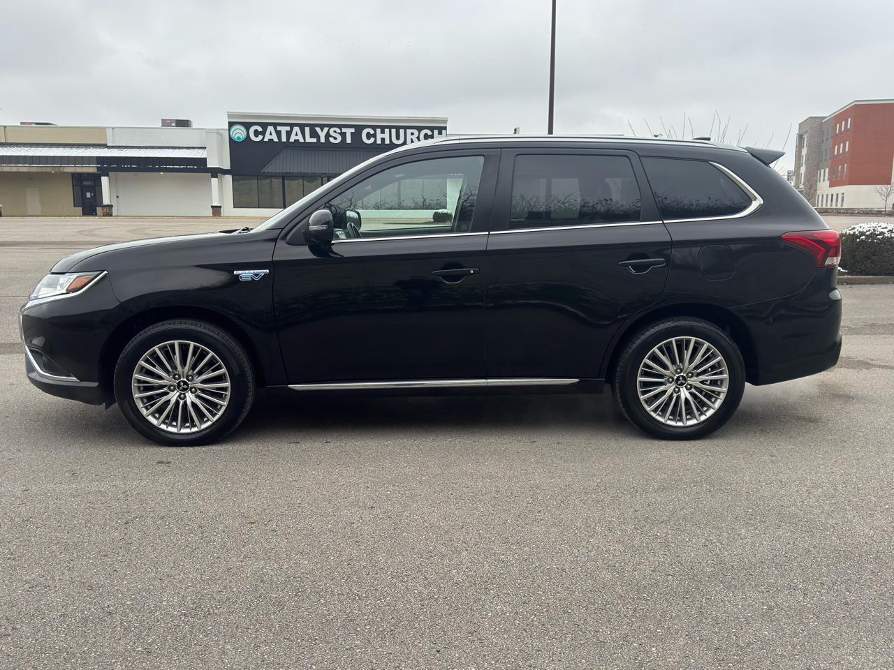 Mitsubishi Outlander PHEV  2022