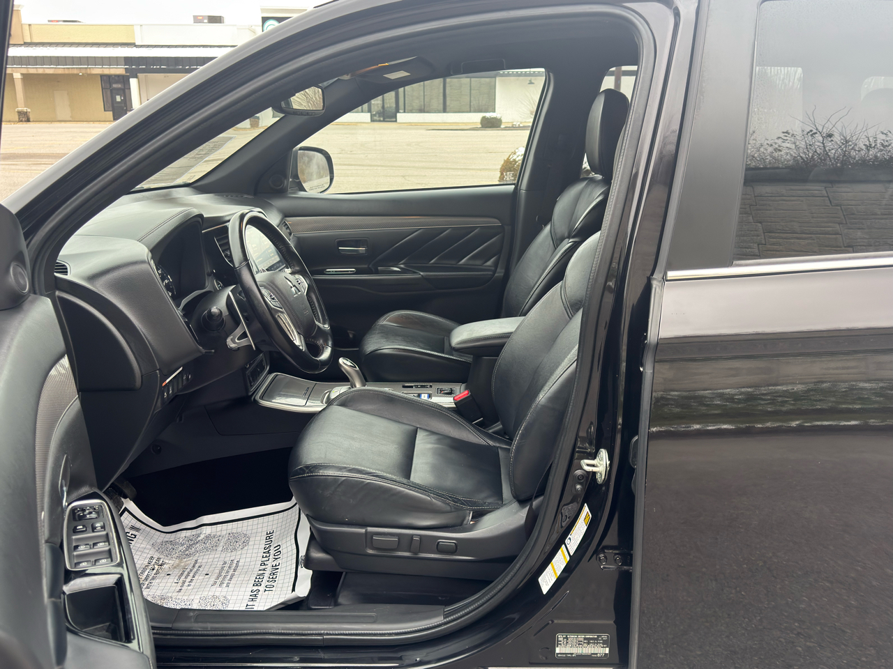 Mitsubishi Outlander PHEV  2022