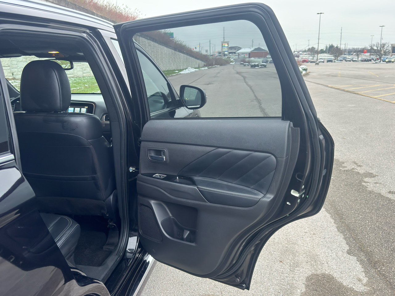 Mitsubishi Outlander PHEV  2022