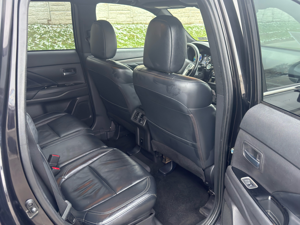 Mitsubishi Outlander PHEV  2022