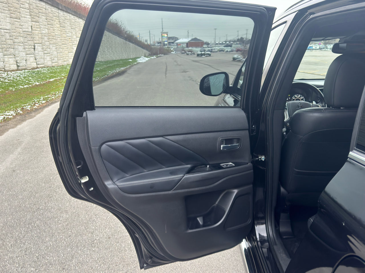 Mitsubishi Outlander PHEV  2022