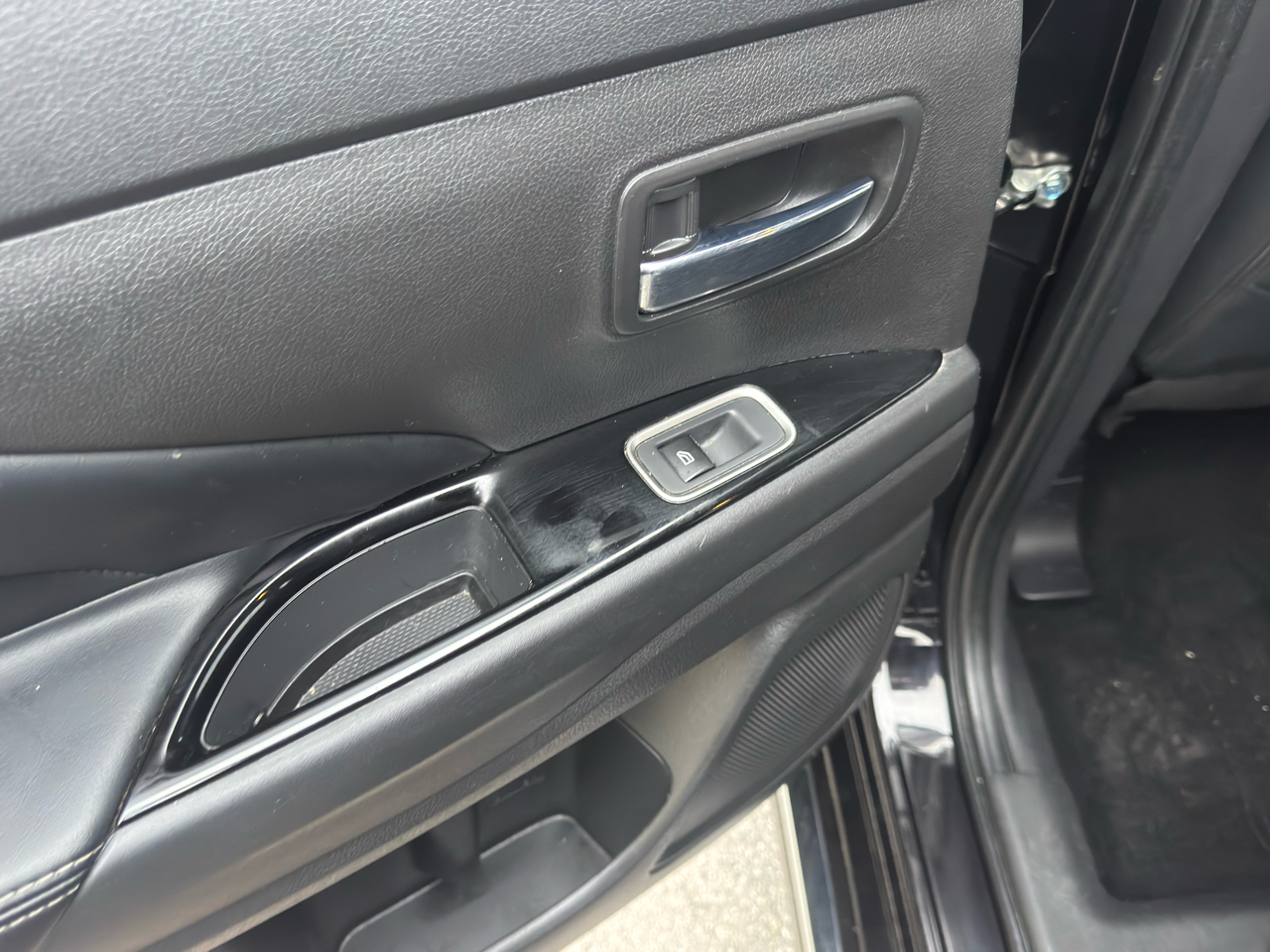 Mitsubishi Outlander PHEV  2022